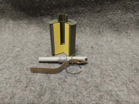 Przekrój granatu RG-42 Przekrój granatu RG-42