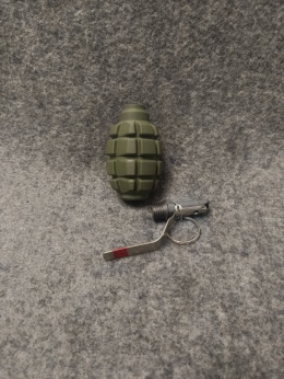Replika granatu F1 Buzzer